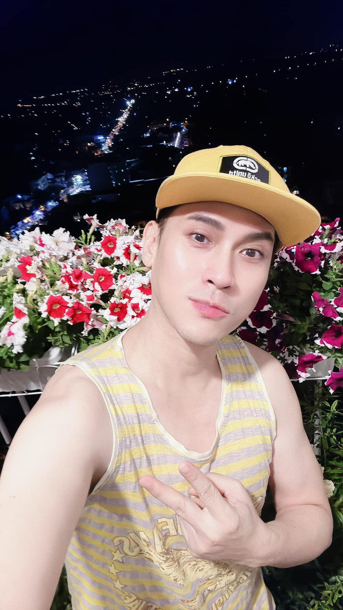 Nguyên Vũ cũng suy nghĩ đến chuyện làm bố đơn thân nhưng anh từ chối chia sẻ thêm vì muốn giữ sự riêng tư. (Ảnh FBNV)