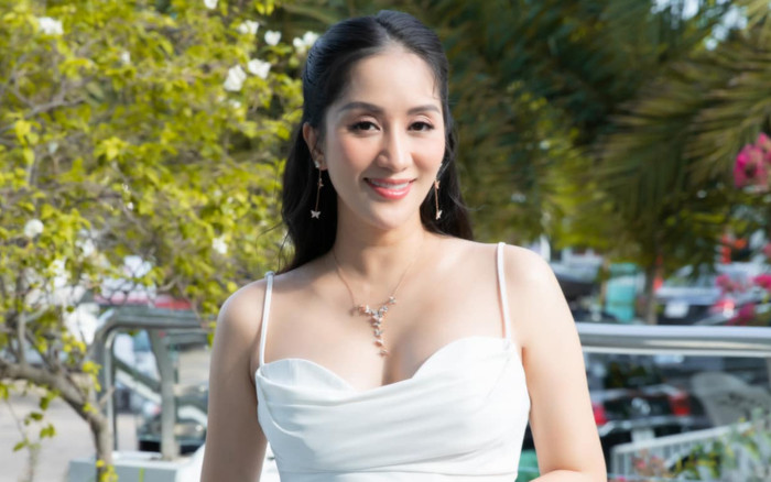 Phong cách đời thường đẹp ngỡ ngàng của Khánh Thi Ảnh 2