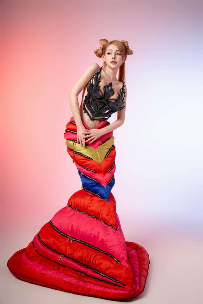 Ngân 98 khoe diện mạo sau 11 lần sửa mũi.