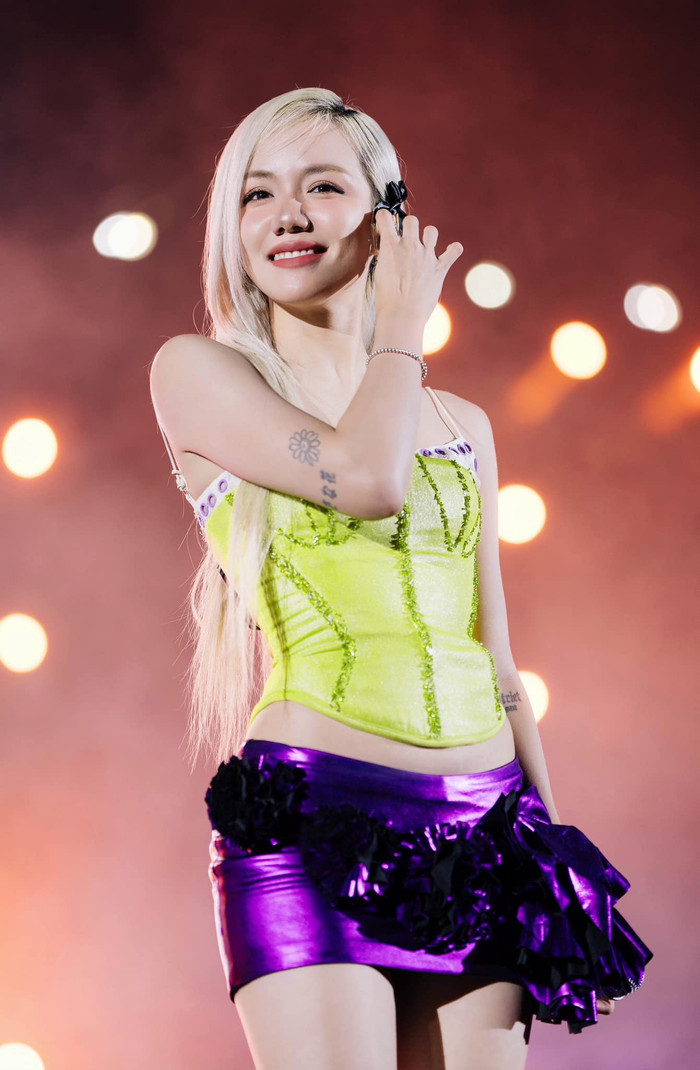 Những bộ trang phục bắt mắt, thời thượng giúp Phương Ly trẻ trung hơn so với độ tuổi 34. Ảnh: FBNV