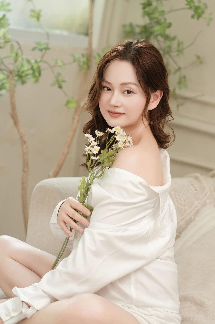 Lan Phương đẹp ngẩn ngơ sau khi giảm 20kg. Ảnh: FBNV