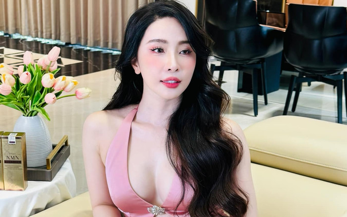 Xôn xao clip Quỳnh Nga được chàng trai cao to ẵm tình tứ, không phải Việt Anh! Ảnh 2