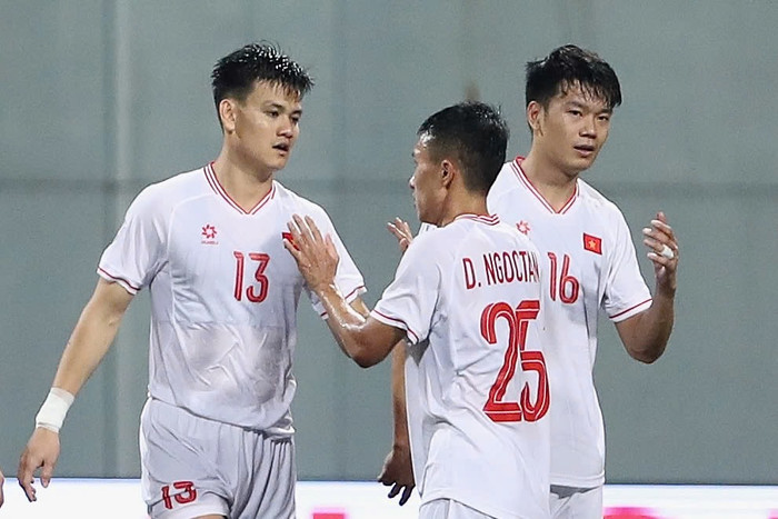 Chấn thương của hậu vệ Hồ Tấn Tài được dự báo không nhẹ và khả năng khó góp mặt ở hai trận chung kết. Ảnh: Em Lê