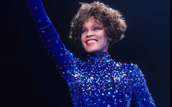 Cựu vệ sĩ tiết lộ từng 'phải lòng' Whitney Houston, giữ gìn món kỷ vật suốt 35 năm Ảnh 2
