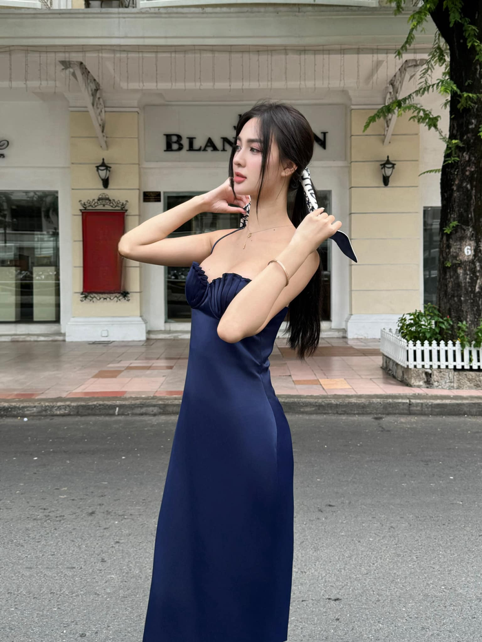 Do đó, việc Cẩm Ly dừng chân ở vị trí Á hậu cũng được xem là thành tích vừa vặn với cô nàng. Đa số khán giả vẫn hy vọng Cẩm Ly tiếp tục trau dồi thêm về kiến thức, bản lĩnh sân khấu để được đại diện quốc gia ở đấu trường quốc tế trong tương lai. 