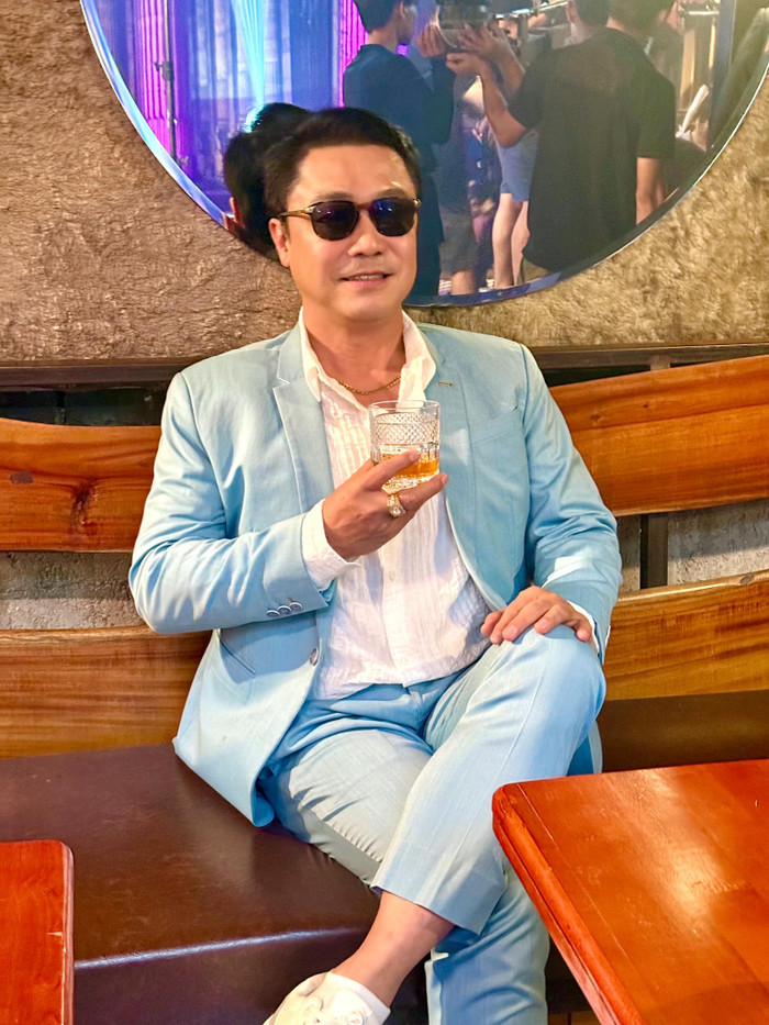 Diễn viên Lý Hùng ở tuổi U60