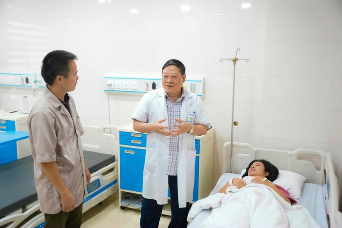 Bệnh nhân có thể xuất viện sau đó 1 ngày, thậm chí xuất viện ngay trong ngày được can thiệp điều trị bằng kỹ thuật mới này. Ảnh: VGP/HM