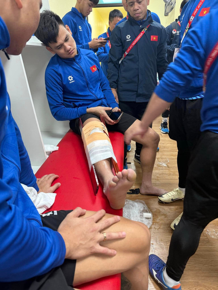 Hậu vệ Hồ Tấn Tài chia tay AFF Cup 2024. Ảnh: FB Hiếu Phạm (vợ Hồ Tấn Tài)