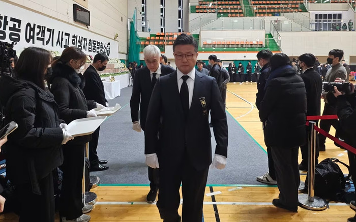 Tình hình 'ngàn cân treo sợi tóc' của Jeju Air sau thảm kịch rơi máy bay khiến 179 người thiệt mạng Ảnh 2