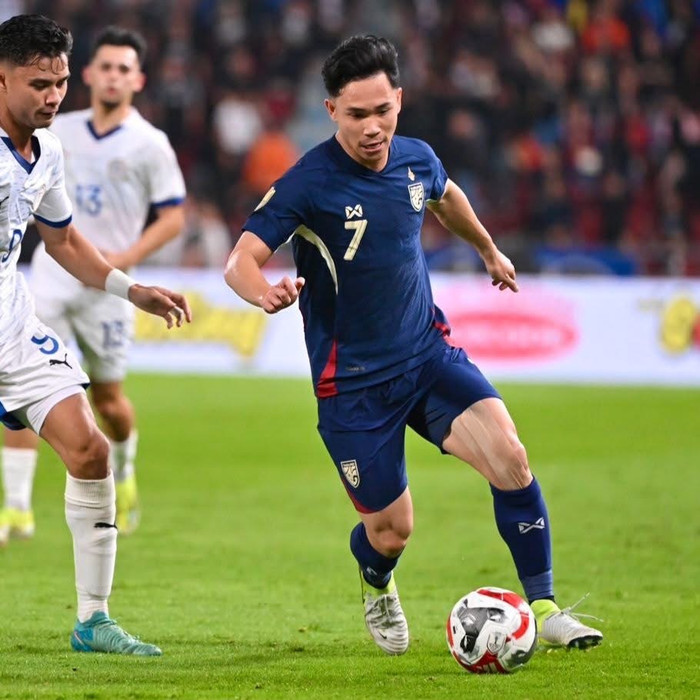 Supachok hạnh phúc sau khi Thái Lan vượt qua Philippines. Ảnh: FAT