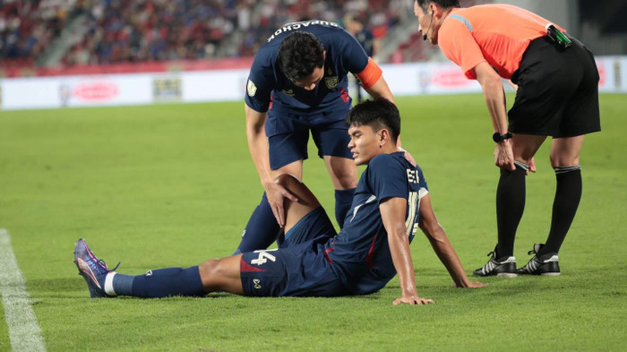Thái Lan có nguy cơ mất Teerasak trước tuyển Việt Nam. Ảnh: Thairath Sport