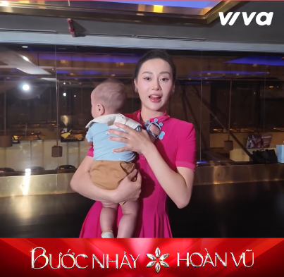 Phương Oanh đưa 2 con song sinh đến sàn tập nhảy cùng mẹ. (Ảnh Bước Nhảy Hoàn Vũ)