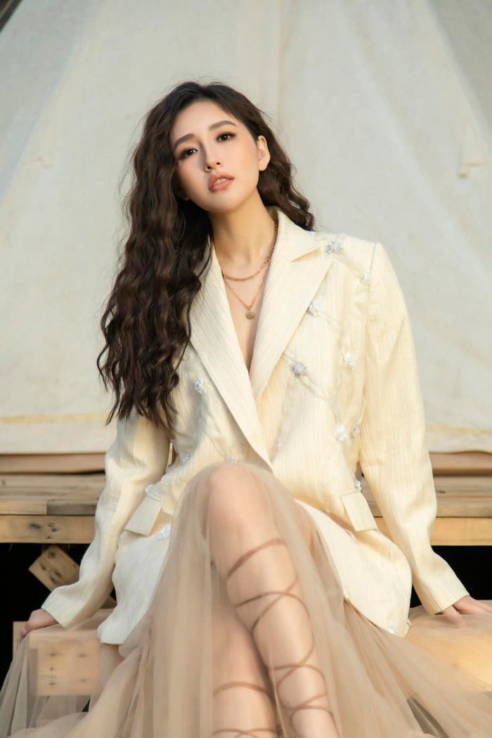 Nàng hậu liên tục gặp vấn đề sức khoẻ. Ảnh: FBNV