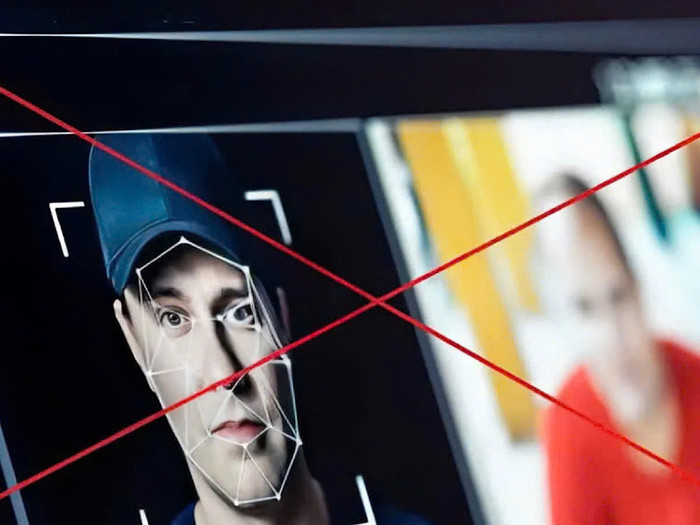 Các đối tượng sử dụng AI để ghép khuôn mặt và giọng nói, tạo các cuộc gọi video giả mạo. 