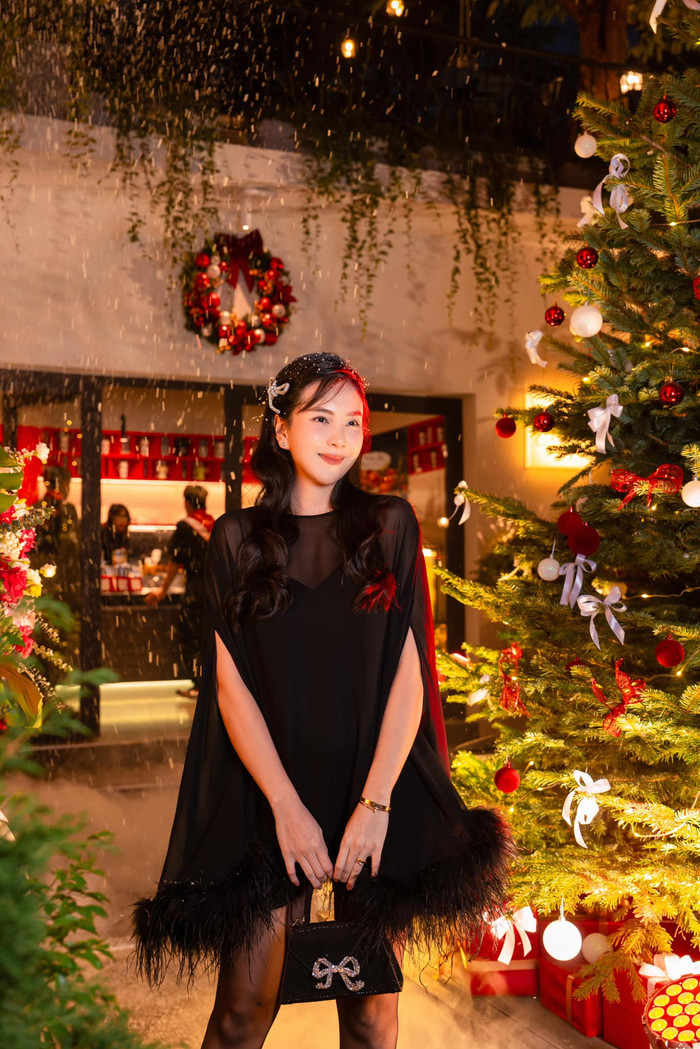 Thời gian gần đây, MC Mai Ngọc ưa chuộng trang phục rộng rãi, giấu dáng. (Ảnh: FBNV)