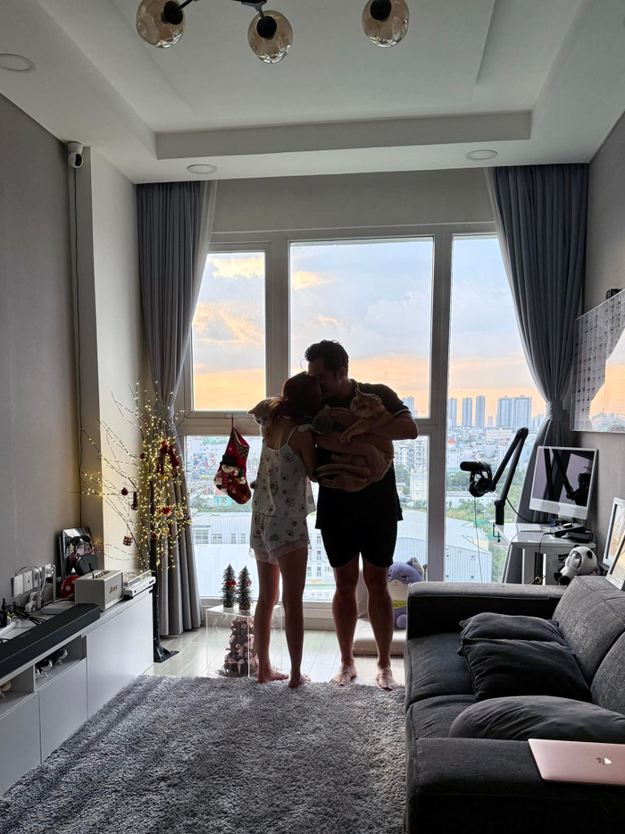 Andiez Nam Trương tổng kết năm 2024 với 'thành tích' có vợ. Hiện, nhiều khán giả chúc phúc cho cặp đôi. (Ảnh FBNV)