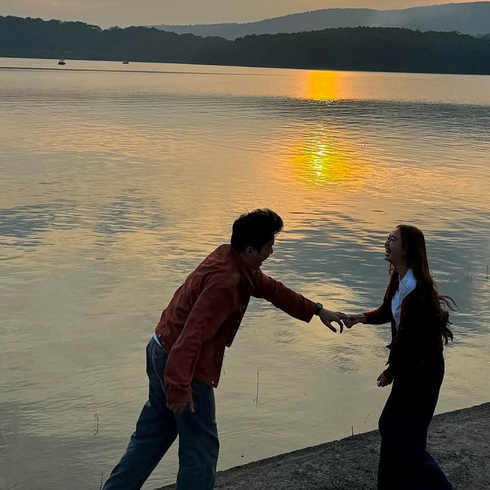 Vbiz khép lại 2024 với một tin vui khi nam ca sĩ công khai có vợ. (Ảnh FBNV)