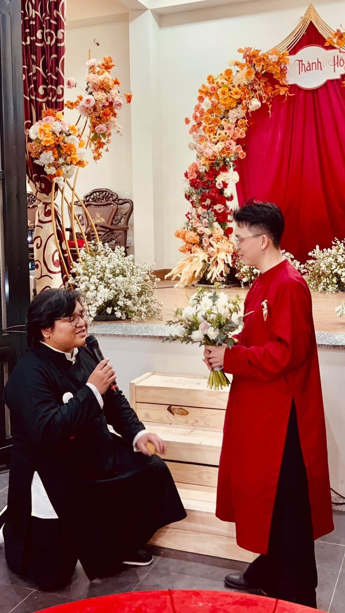 Ôn Vĩnh Quang từng công khai video cầu hôn người yêu vào đúng ngày 1/1 cách đây một năm. (Ảnh FBNV)