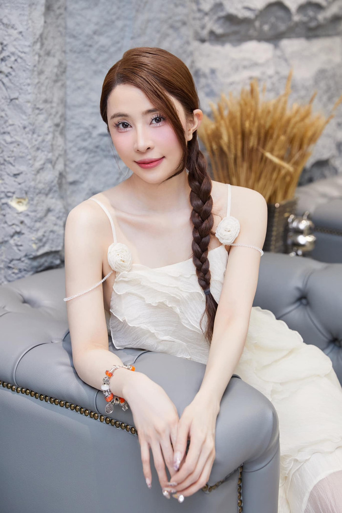 Gu thời trang đa dạng của Quỳnh Nga được công chúng ngợi khen.