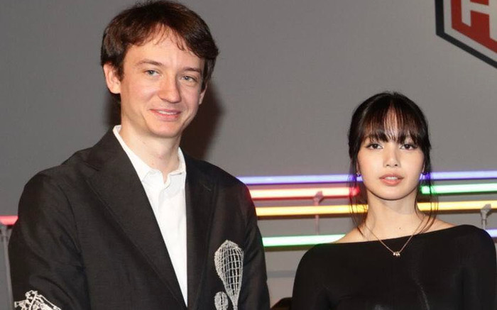 Lisa và 'bạn trai tin đồn' tỷ phú đập tan tin đồn chia tay Ảnh 2