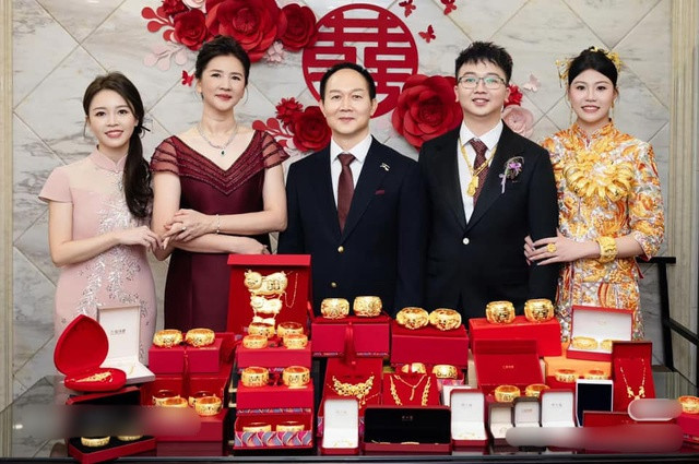 Nhiều netizen vào xin 'vía' giàu, cưới chồng gần.