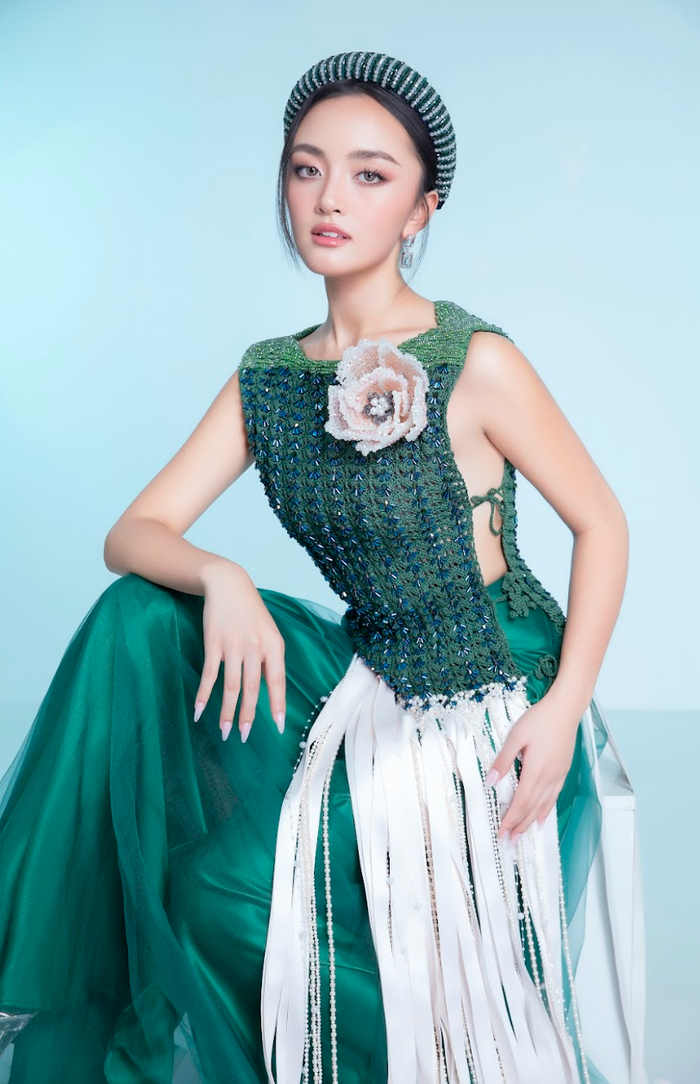 Nicole Hồ nói cô cảm thấy may mắn khi được vinh dự vượt qua 40 cô gái xinh đẹp để trở thành người chiến thắng tại Miss Asia USA 2025. Đối với Tân Hoa hậu, cô nàng biết ơn vì đã có cơ hội để lên tiếng và trở thành tiếng nói cho những người cần giúp đỡ. Sau đêm chung kết, chân dài họ Hồ cũng đã tham gia vào các hoạt động tình nguyện giúp đỡ người vô gia cư và trẻ em mồ côi. 