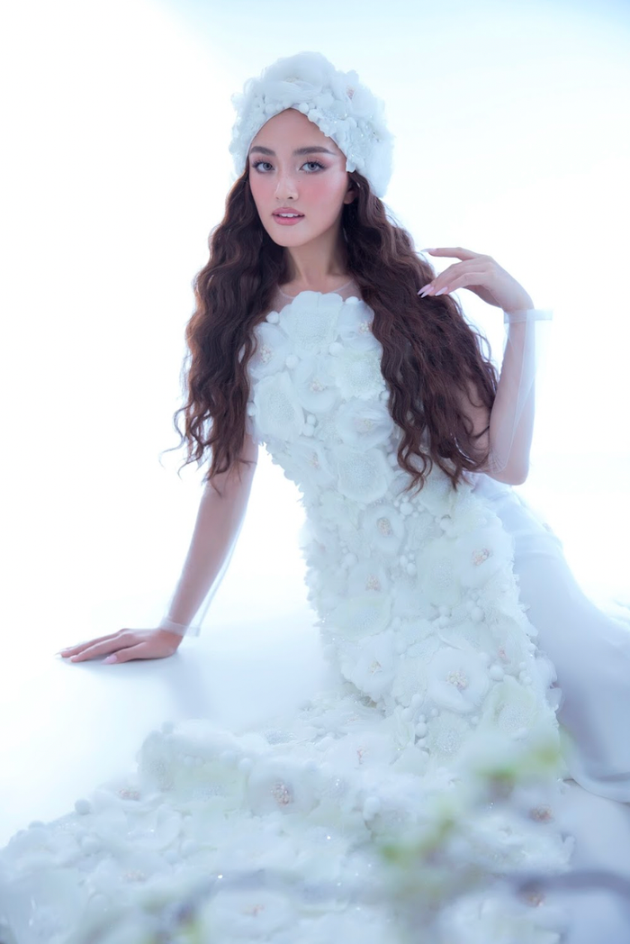 Nói về mục đích tham dự cuộc thi Hoa hậu Châu Á tại Mỹ, cô cho biết bản thân và gia đình đã theo đuổi việc ủng hộ giáo dục trẻ em và người vô gia cư trong thời gian qua. Suốt 16 năm, người đẹp còn thành lập tổ chức tổ chức phi lợi nhuận Warm Heart Mission, một tổ chức từ thiện quyên góp tiền để cung cấp thực phẩm, quần áo và các nhu yếu phẩm hỗ trợ các cá nhân và gia đình có hoàn cảnh khó khăn. 