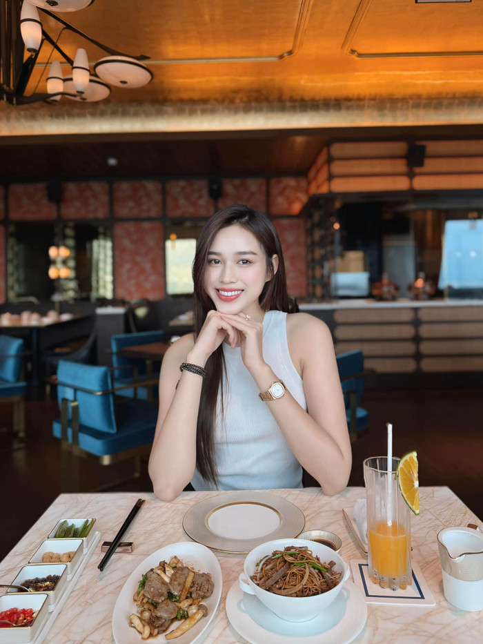 Thành công trong sự nghiệp nhưng Đỗ Thị Hà rất kín tiếng, hiếm hoi chia sẻ về chuyện đời tư. (Ảnh:FBNV)