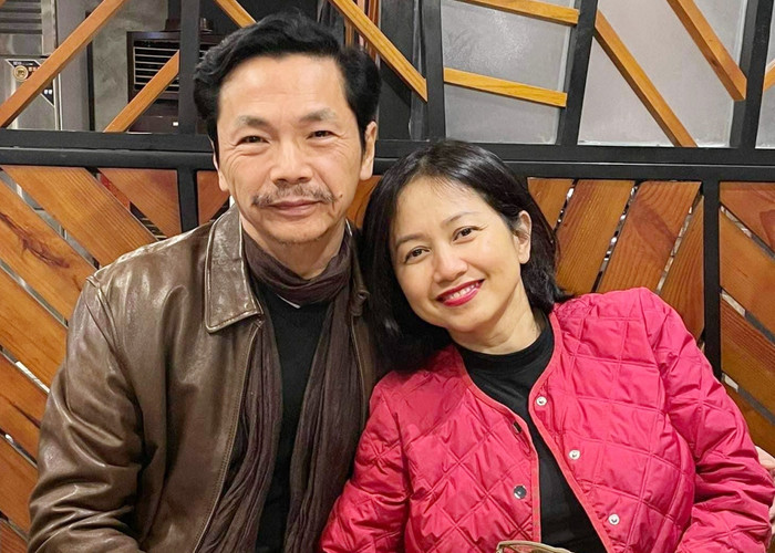 Hiện NSND Trung Anh đang có một tổ ấm hạnh phúc bên vợ và các con thành đạt. 