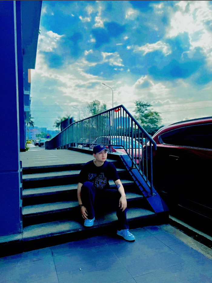 Hoài Lâm trước đó liên tục để lộ nhiều dấu hiệu bất ổn ở trên mạng xã hội. Ảnh: FBNV