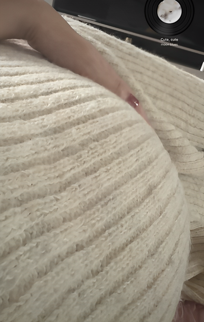 Nữ diễn viên Hương Giang khoe bụng bầu vượt mặt ở tháng thứ 7 của thai kì. 