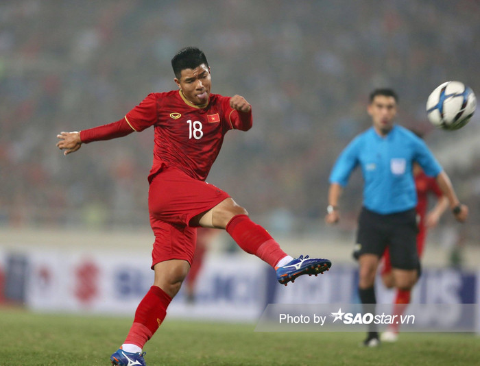 HLV Park Hang Seo có một thời gian dài phải dùng tiền đạo Hà Đức Chinh. 