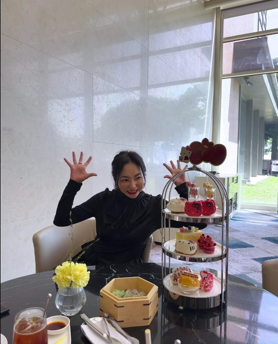 Cuộc sống sang chảnh cùng mức thu nhập khủng của mỹ nhân phim Sex Is Zero khiến nhiều sao hạng A showbiz cũng phải mơ ước.