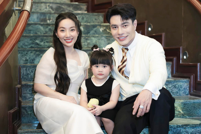 Vợ Lê Dương Bảo Lâm tiết lộ không thể sinh thêm con được nữa vì lý do sức khỏe. (Ảnh FBNV)