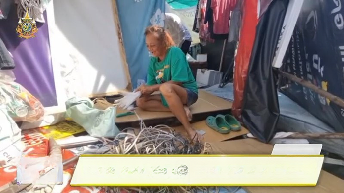 Bà từng trải qua 3 đời chồng, tuổi xế chiều lại sống cô độc, khó khăn. (Ảnh: Thai Rath TV)