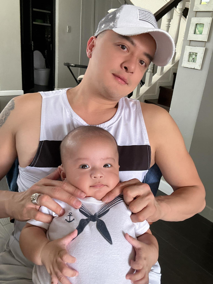 Ngoài hoạt động nghệ thuật, Cao Thái Sơn dành nhiều thời gian để chăm sóc con trai Cao Thái Minh.