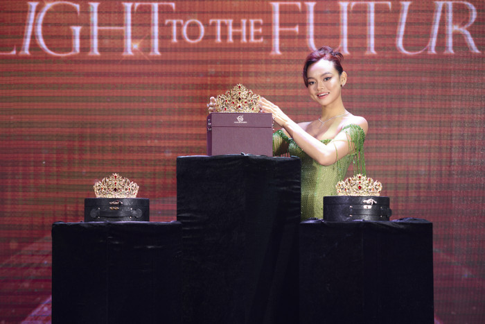 Nhờ sở hữu kinh nghiệm đa dạng trong các vị trí “ghế nóng”, Á hậu Hòa bình Việt Nam 2022 được chọn trở thành Giám Khảo ở cuộc thi Hoa hậu Văn hóa Hữu nghị Quốc tế 2025. Người đẹp cho biết bản thân sẽ phải thay đổi tính cách khi được đảm nhận vai trò này.