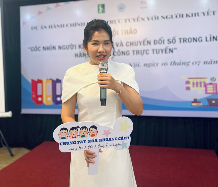 Cô nàng từng tham gia nhiều dự án dành cho người khiếm thị.