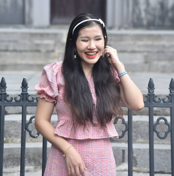 Vũ Thị Hải Anh hiện là sinh viên năm 2 của trường Đại học Khoa học Xã hội và Nhân văn, Đại học Quốc gia Hà Nội.