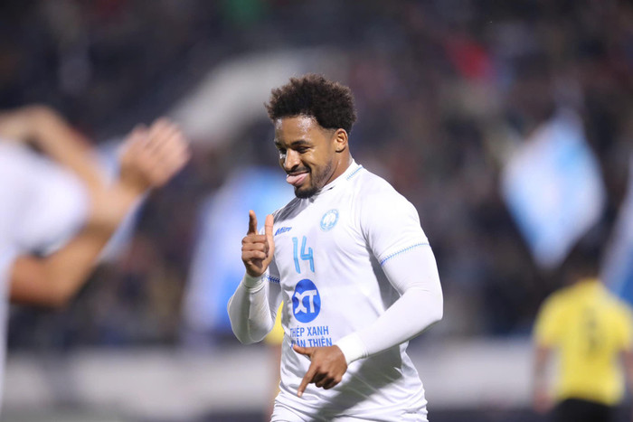 Ngay sau khi biết tin được dự AFF Cup 2024 cùng tuyển Việt Nam, Nguyễn Xuân Son đã có chia sẻ đầu tiên. Ảnh: CLB Nam Định