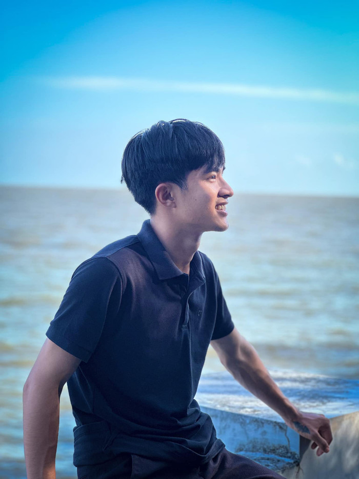 Nhiều người yêu thích Lê Tuấn Khang vì tính cách giản dị, chân chất. (Ảnh FBNV)