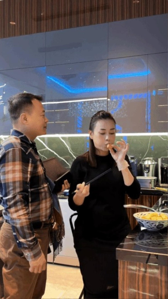 Shark Bình rất mê cơm vợ nấu. (Ảnh FBNV)