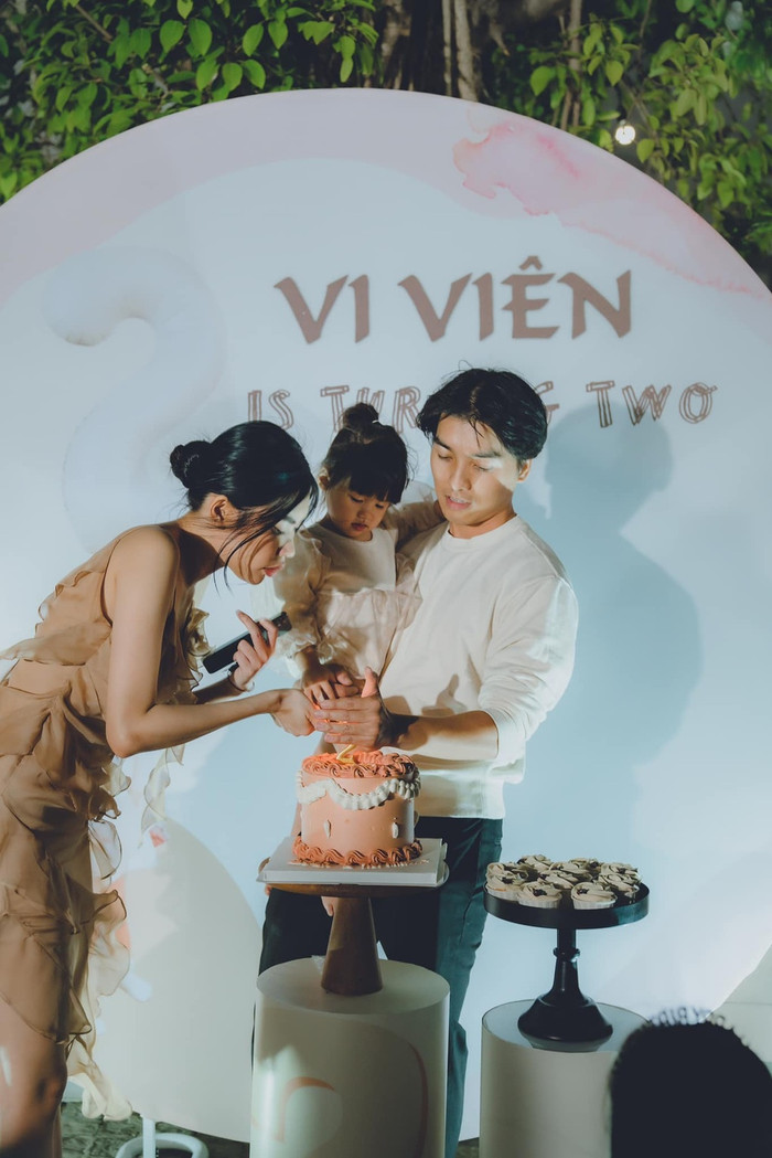 Nam diễn viên kết hôn với bà xã xinh đẹp ngoài ngành giải trí.