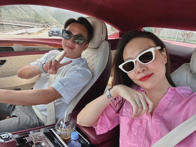 Tình cảm giữa Cường Đô La và Đàm Thu Trang ngày càng gắn bó. (Ảnh FBNV)