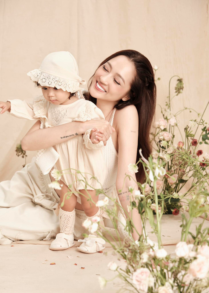 Bảo Anh đang hạnh phúc khi thực hiện thiên chức làm mẹ. Con gái Misumi của cô hơn 1 tuổi. (Ảnh FBNV)