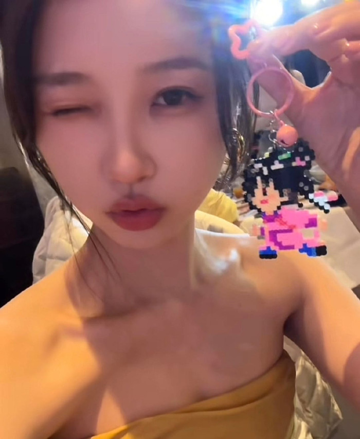 Đinh Vũ Hề và Ngu Thư Hân công khai 'vật định tình', xác nhận tin hẹn hò? Ảnh 4