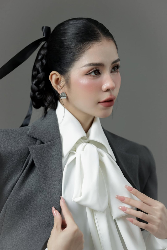 Hằng Du Mục, 'chiến thần' livestream.