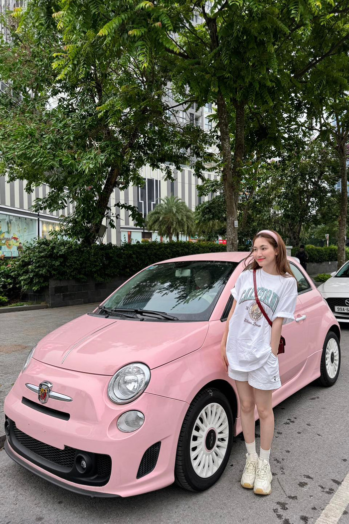 Hòa Minzy có cuộc sống sang chảnh, giàu có sau nhiều năm hoạt động nghệ thuật (Ảnh: FBNV)