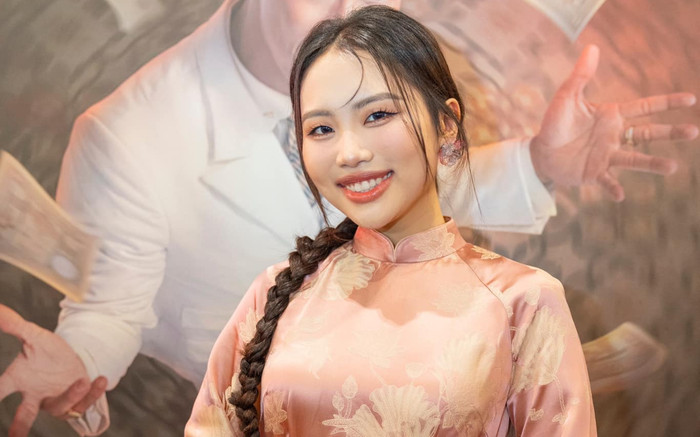 Phương Mỹ Chi khoe ảnh hiếm cùng người phụ nữ đặc biệt, biểu cảm khiến fan xôn xao Ảnh 2