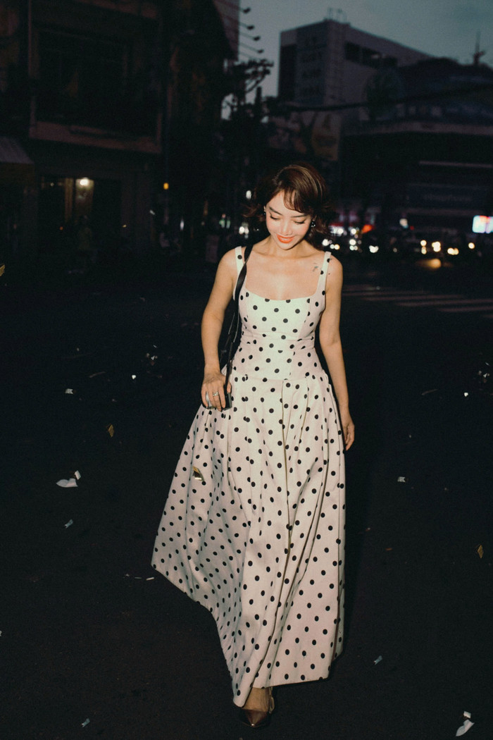 Thu Trang khoe sắc vóng quyến rũ ở tuổi 40 bên chồng Tiến Luật.